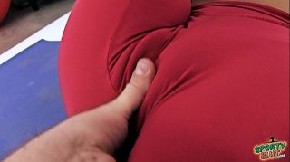 sexy_girl_perfect_pussy_in_tight_yoga_pant_pic
