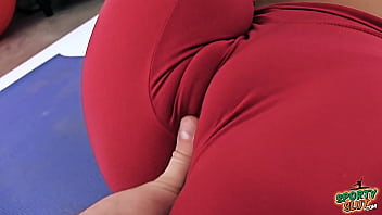 sexy girl perfect pussy in tight yoga pant pic