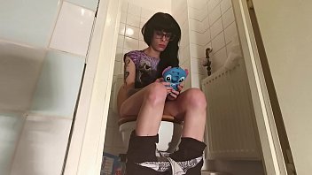 piss shit lesbains porn