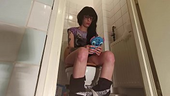 hairywomen shitting video hidden