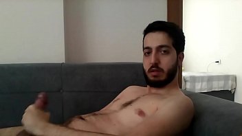 dickflash and cum to girl in metro she likes com