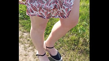 short skirt bubble but walking