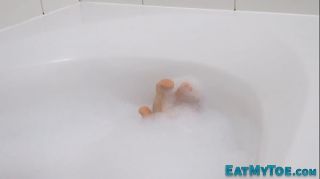 mother suck in bath vixeos