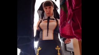 huge_nun_3958576_nun_1