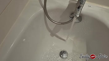 girl cum in water pic