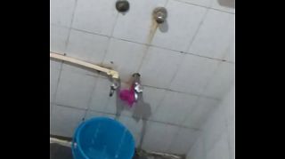 bath_aunty_video