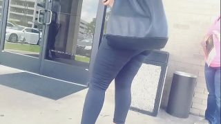 thick_candid_legs