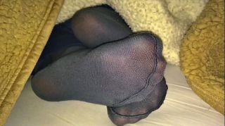 big_smelly_nylon_feet