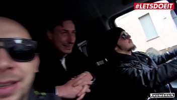 moles sex in bus