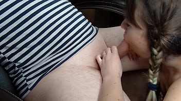 woman suck ing mans pen is