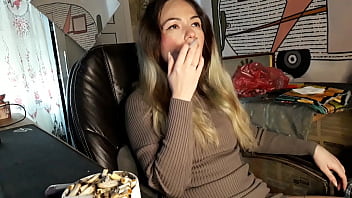 milf smokeing crack