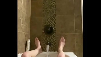 igor pikachu fucks girl in bathtub