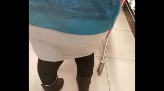 jiggle ass in dress